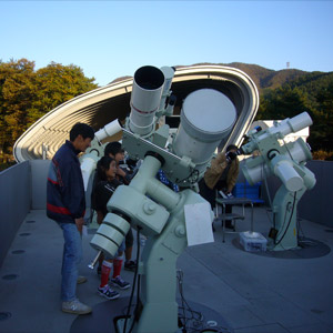観察用望遠鏡の写真