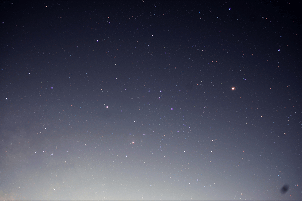 南の空で輝く火星・土星・アンタレス