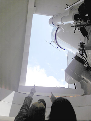 65センチ望遠鏡で金星を見る写真