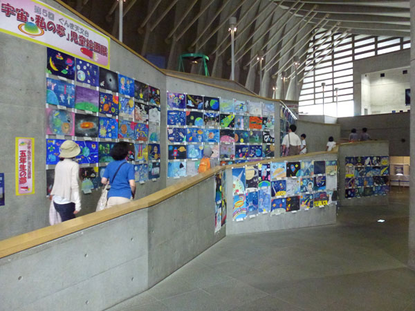 児童絵画展の写真