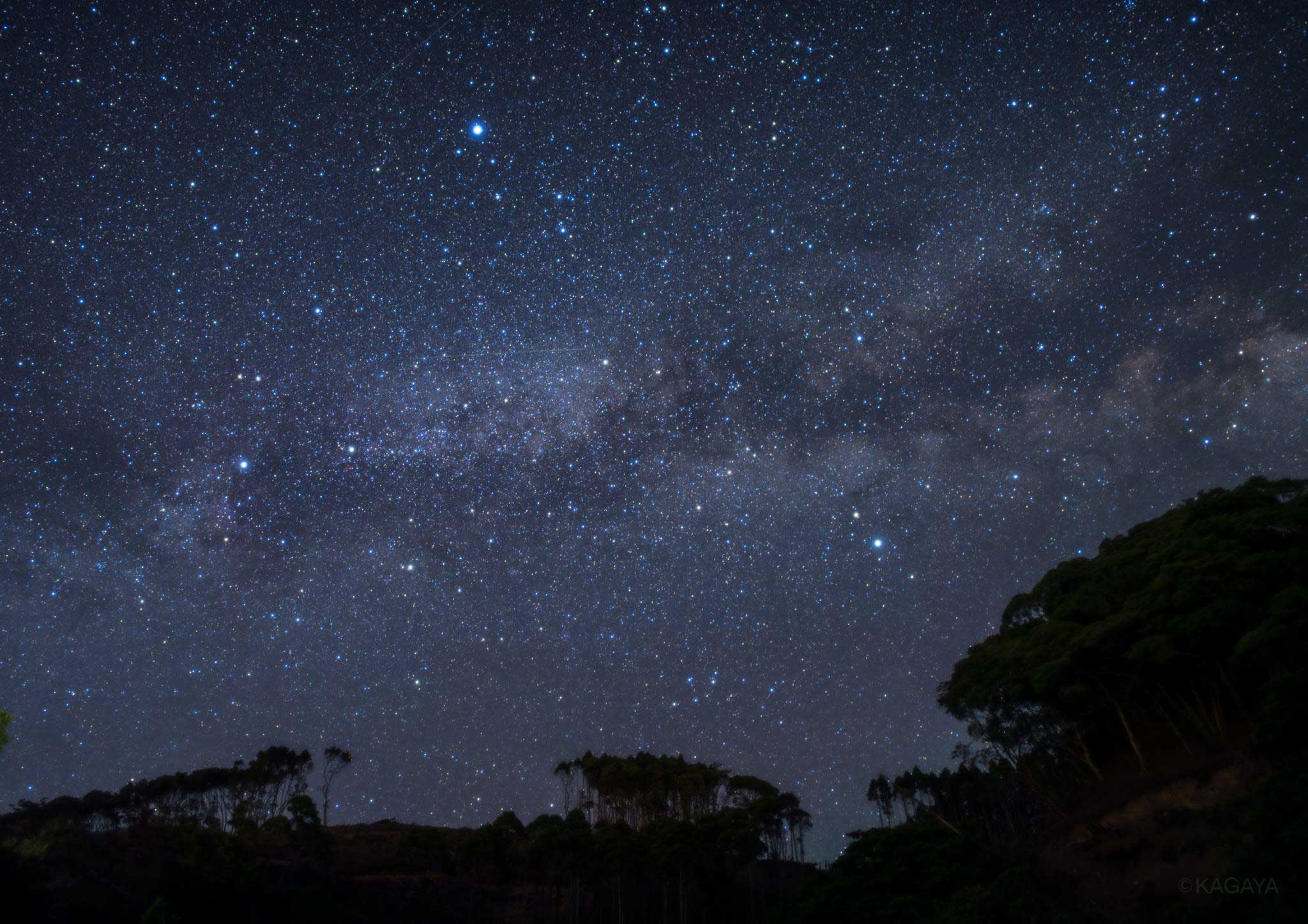 夏の大三角付近の星野写真