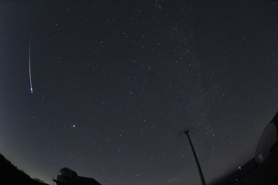 ふたご座流星群の流星 14日21時8分