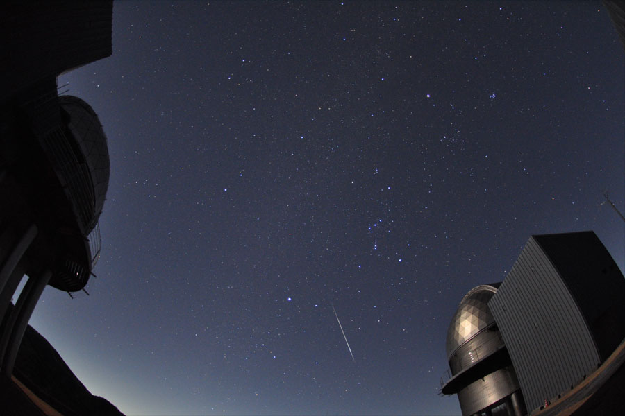 ふたご座流星群の流星 15日0時57分