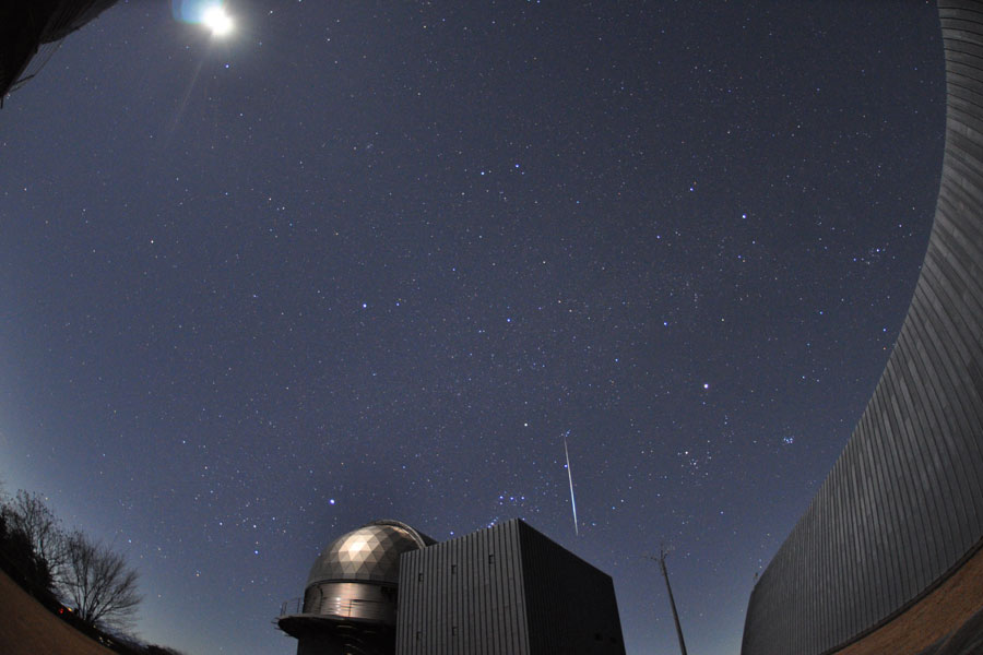 ふたご座流星群の流星 15日3時2分